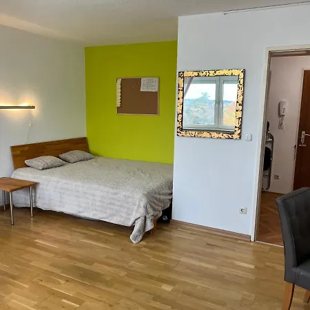 شقة Gemutliche Neben Der 